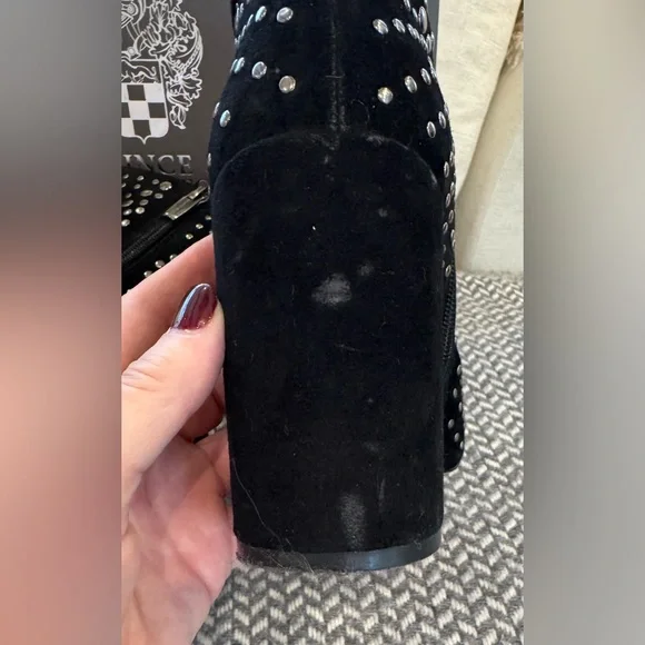 VINCE CAMUTO: DRISTA Black Suede Silver Studded Ankle Boots Block Heel Size - 9M - Picture 8 of 10